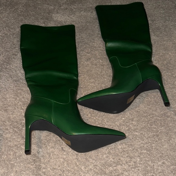 Elegant Green Leather Knee-High Boots - Picture 2 of 5
